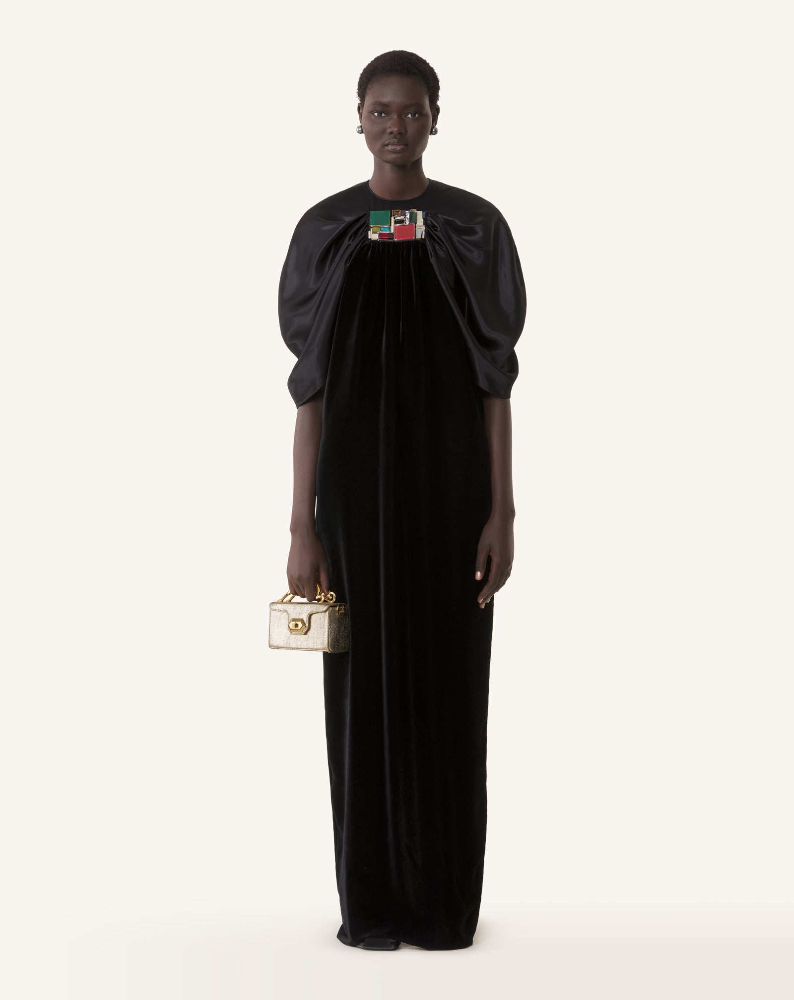 ROBE BRODÉE EN VELOURS FLUIDE