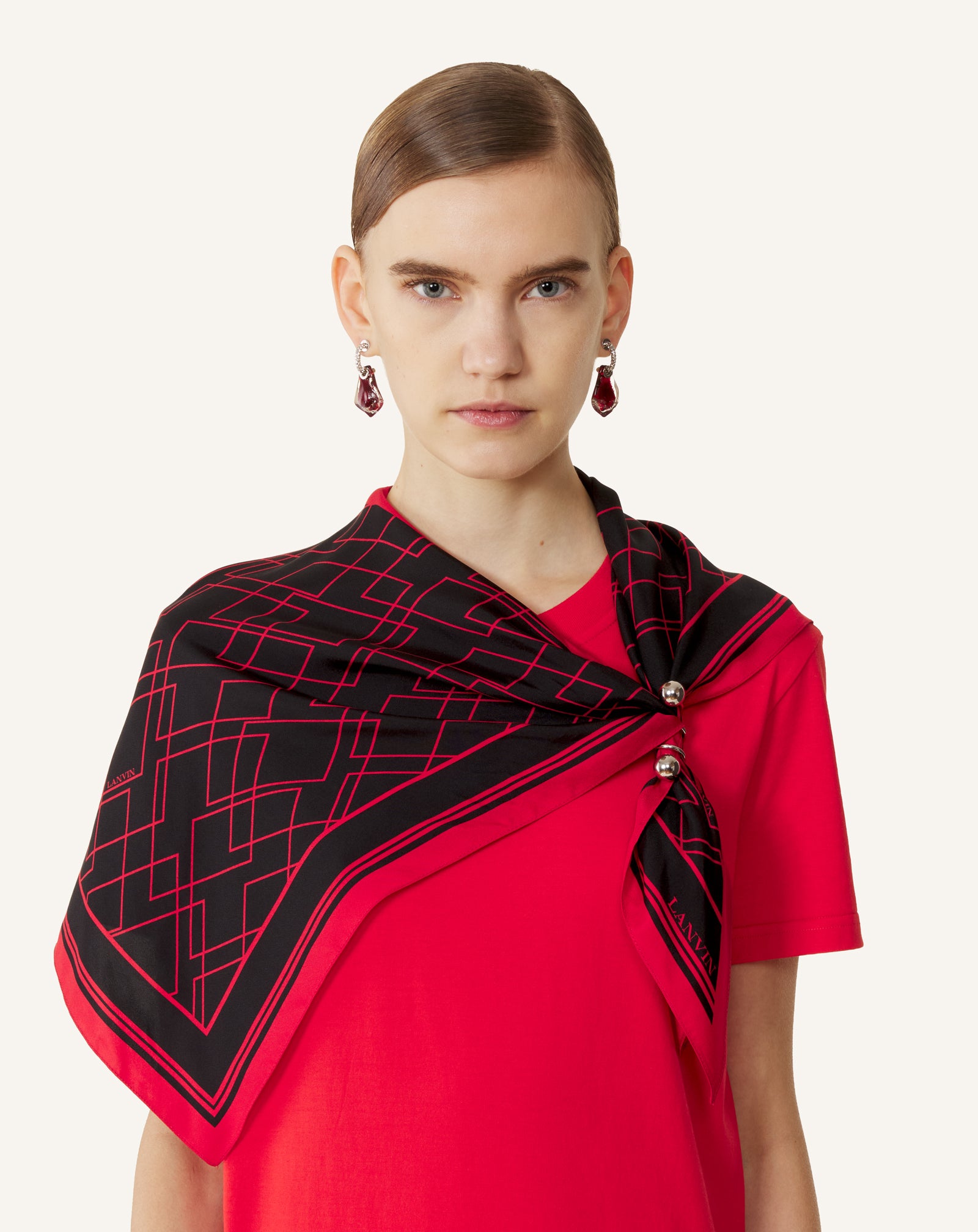 TOP BIJOU MOTIF DIAMANT GRAPHIQUE NOIR