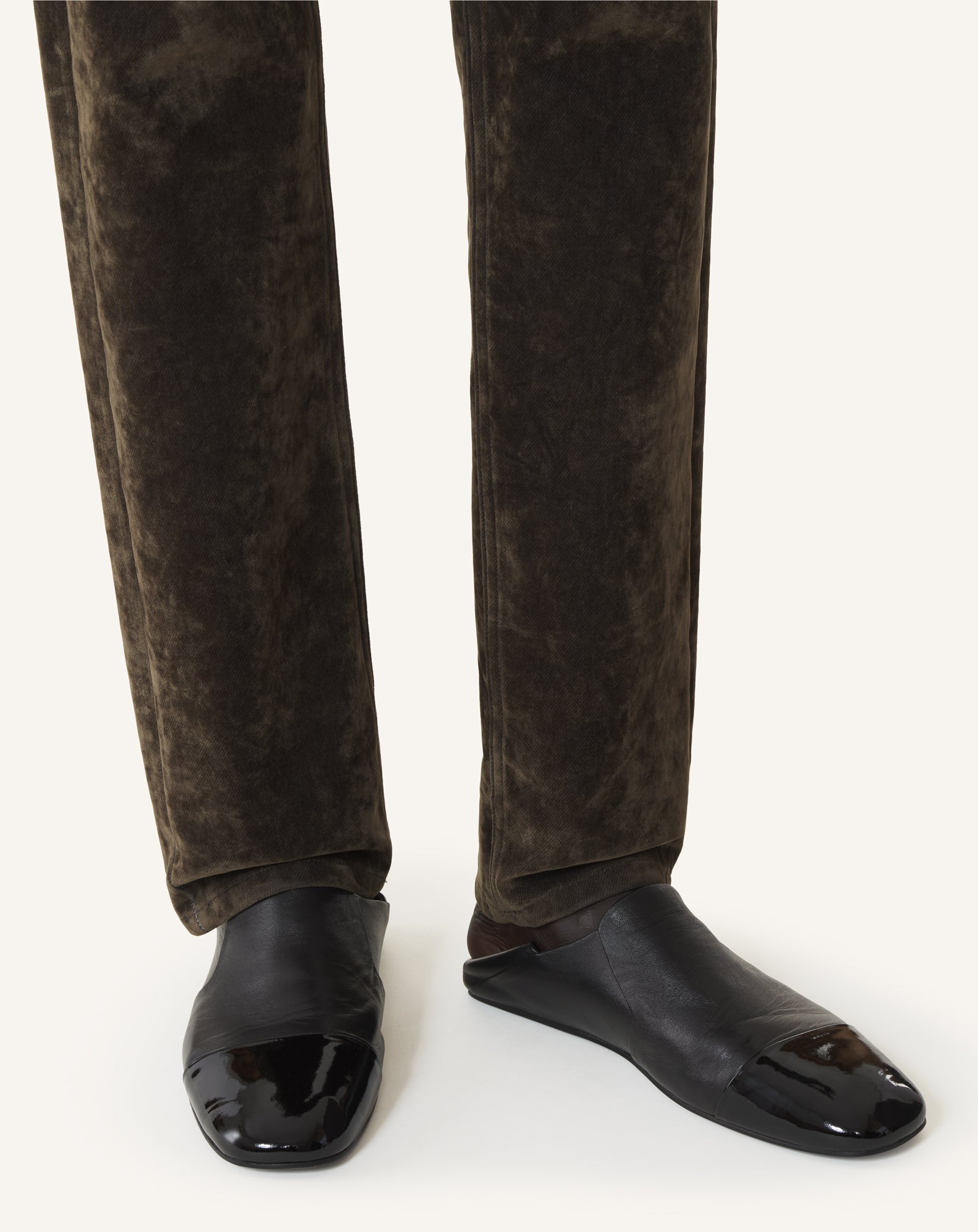 BLACK SOFT LOAFERS IN LEATHER