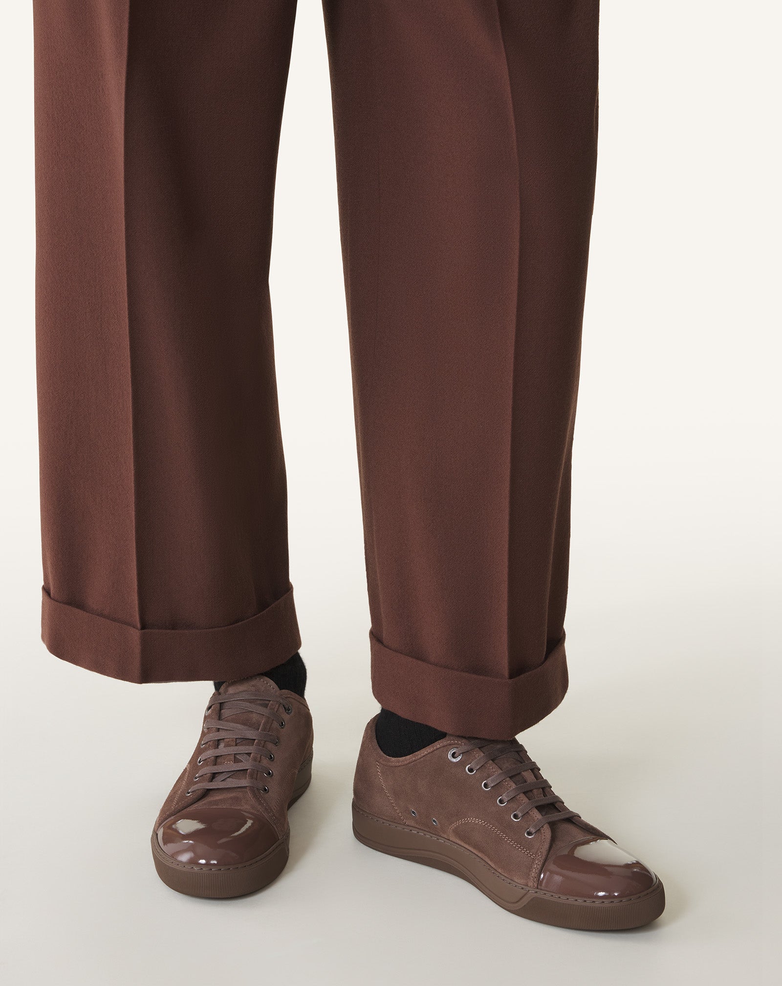 BROWN DBB1 SNEAKERS IN SUEDE AND PATENT LEATHER