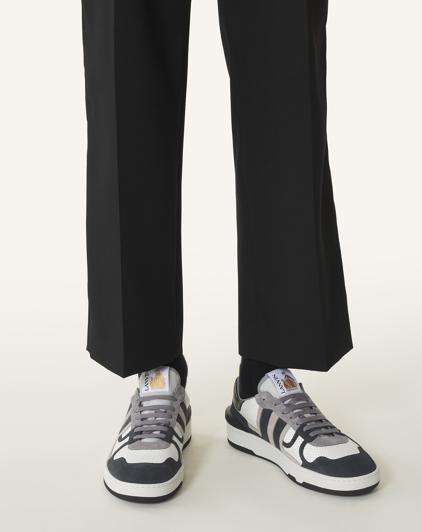 SNEAKERS CLAY EN CUIR PERFORÉ ET SUÈDE NOIR