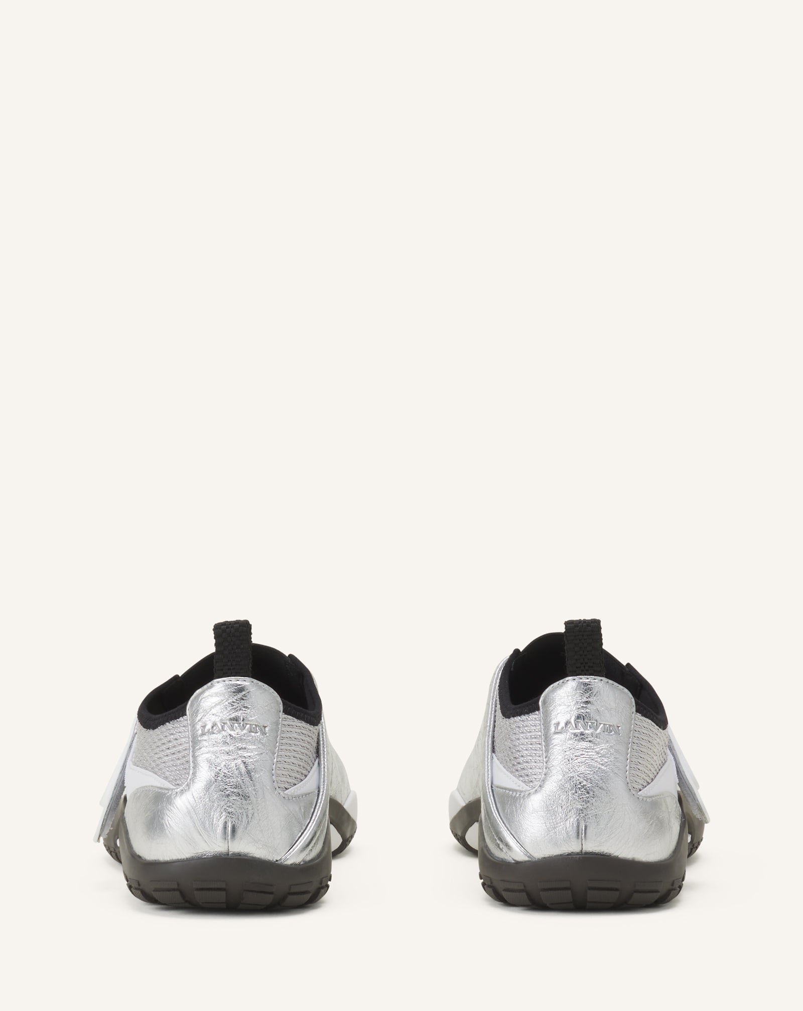 SNEAKER LNV1 EN CUIR METALLISE FROISSE NOIR