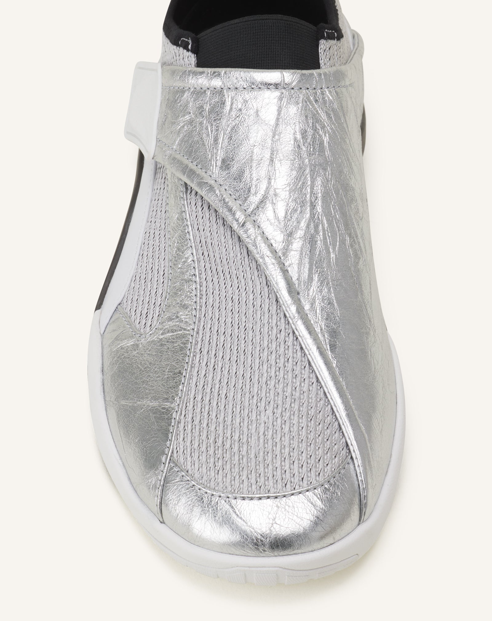 SNEAKER LNV1 EN CUIR METALLISE FROISSE NOIR