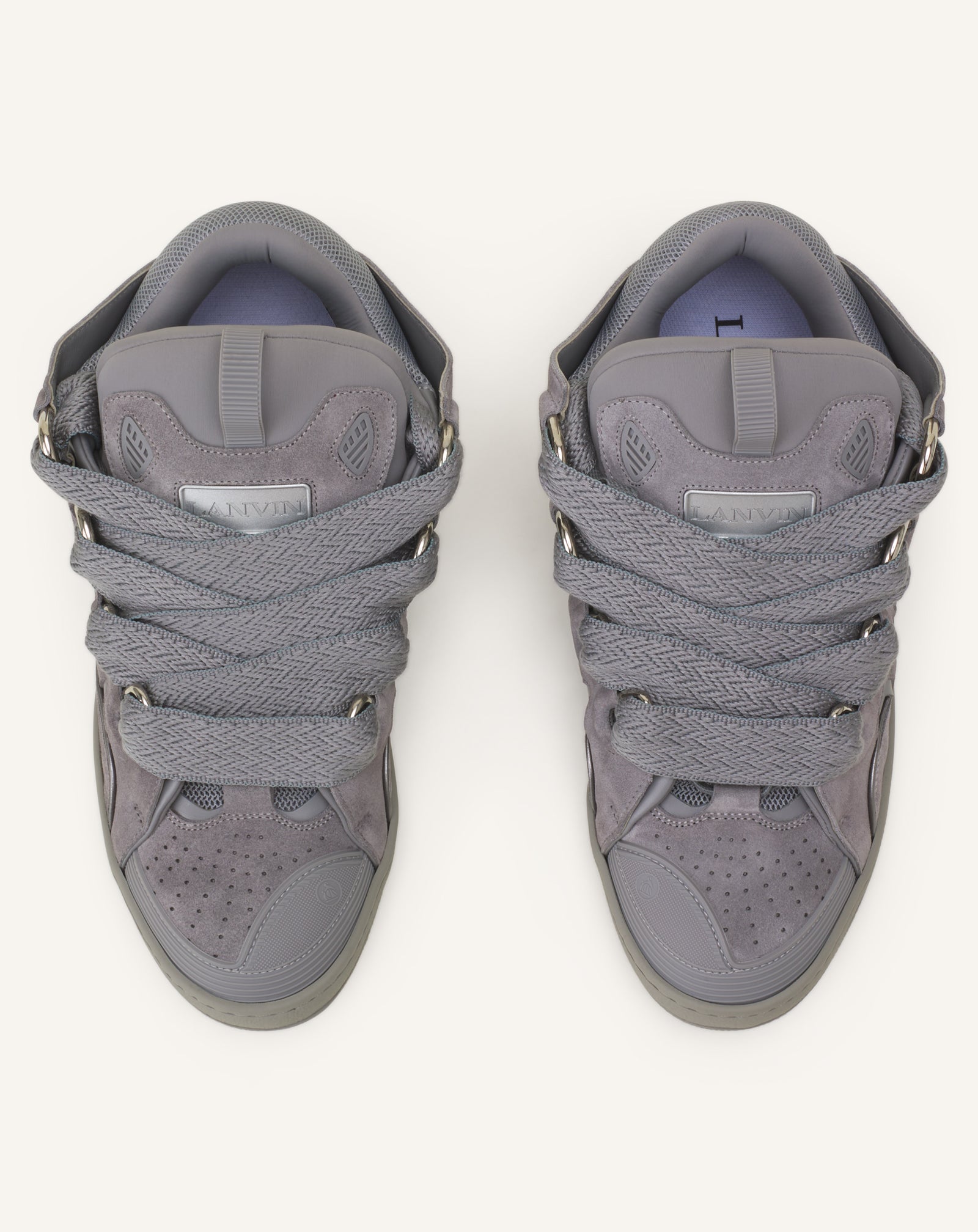 SNEAKERS CURBS EN SUEDE MONOCOLOR GRIS