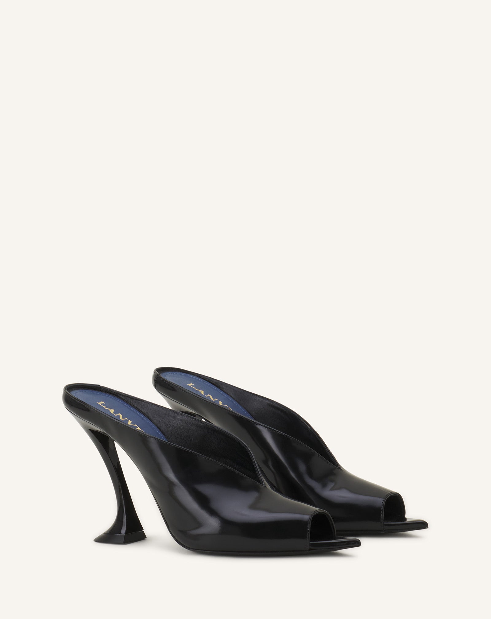 MIDNIGHT STEP MULE IN PATENT LEATHER