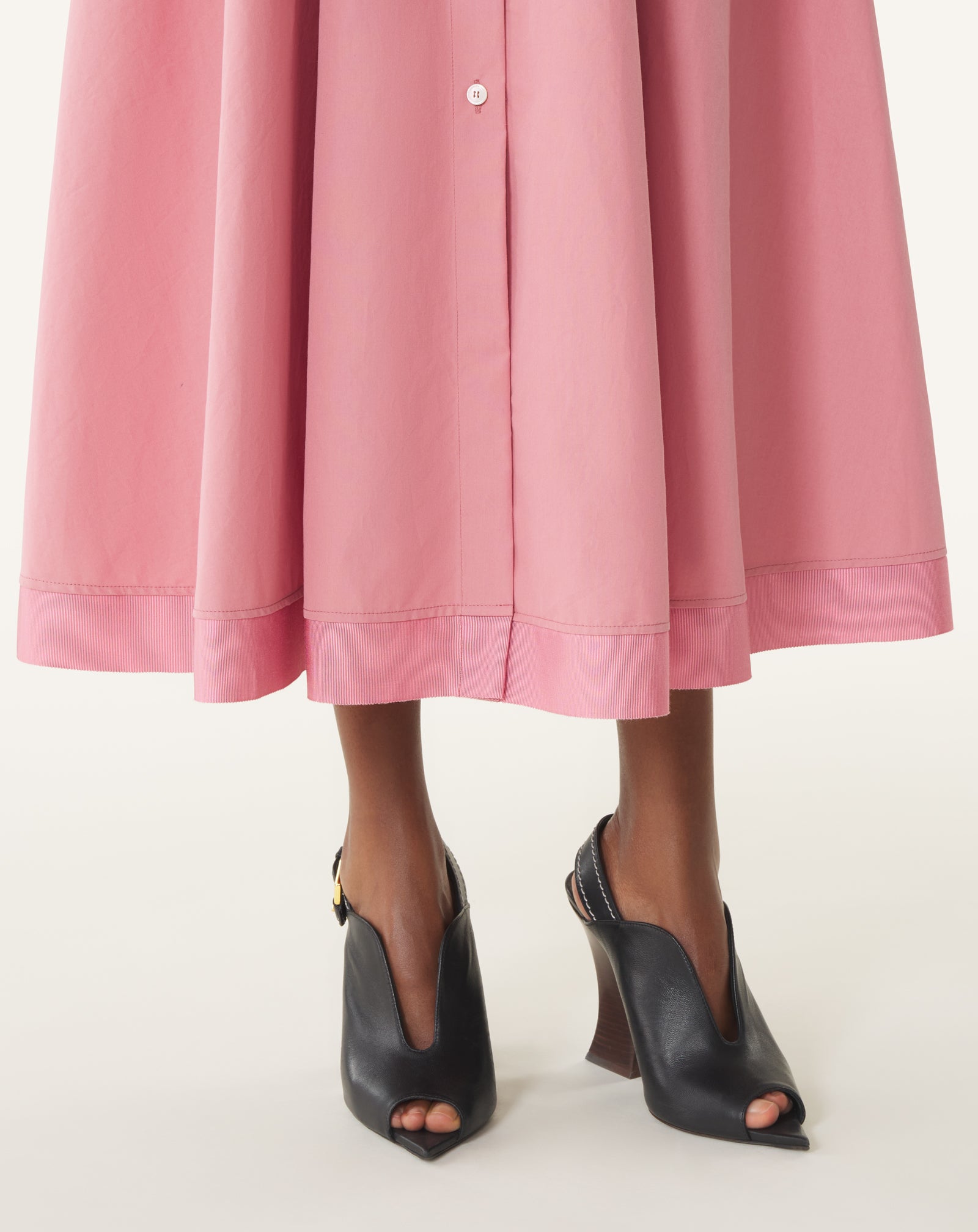 BLACK BUCKLE ARCH HEELED LEATHER MULE