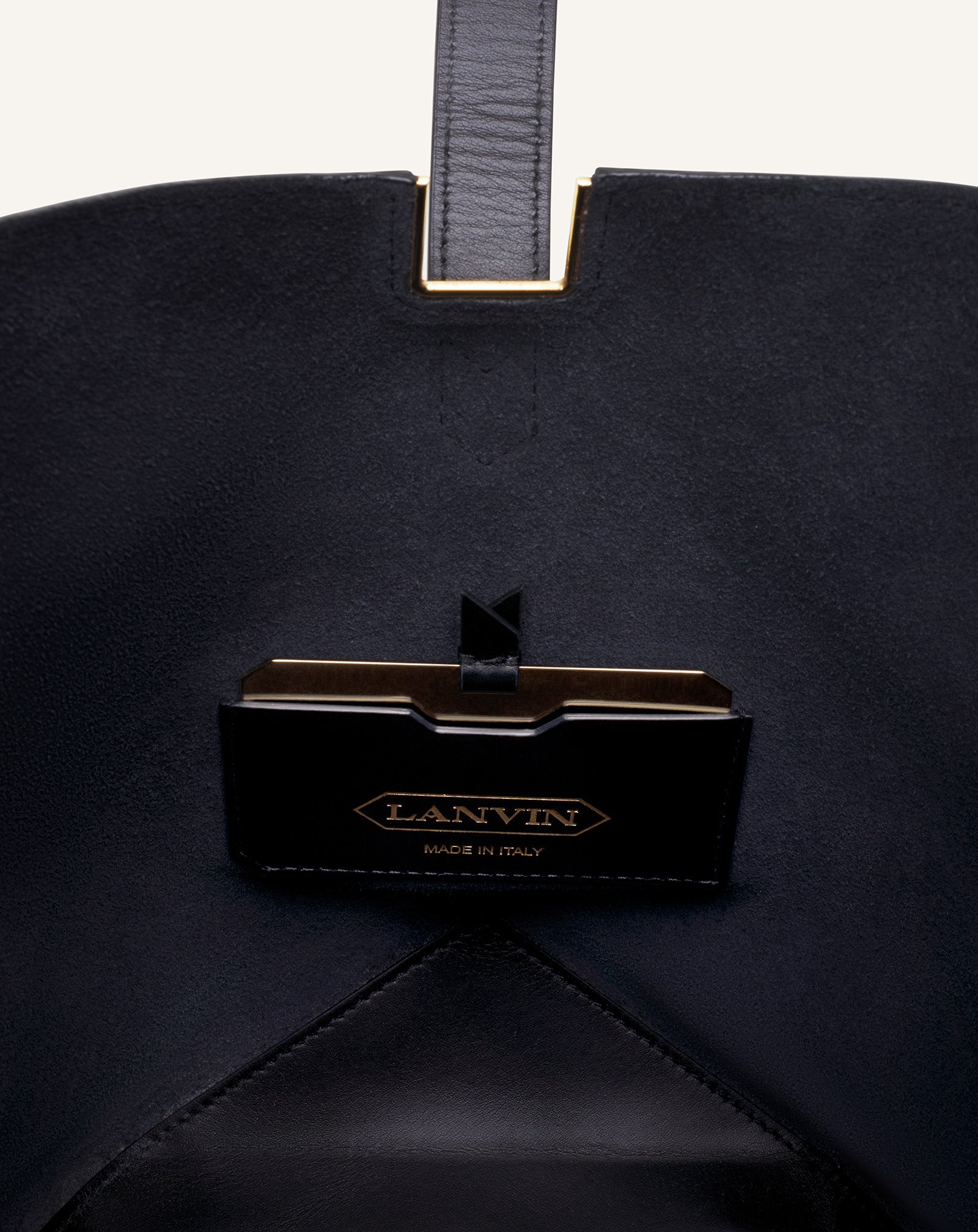 SAC SEAU CATCH BY LANVIN EN CUIR NOIR