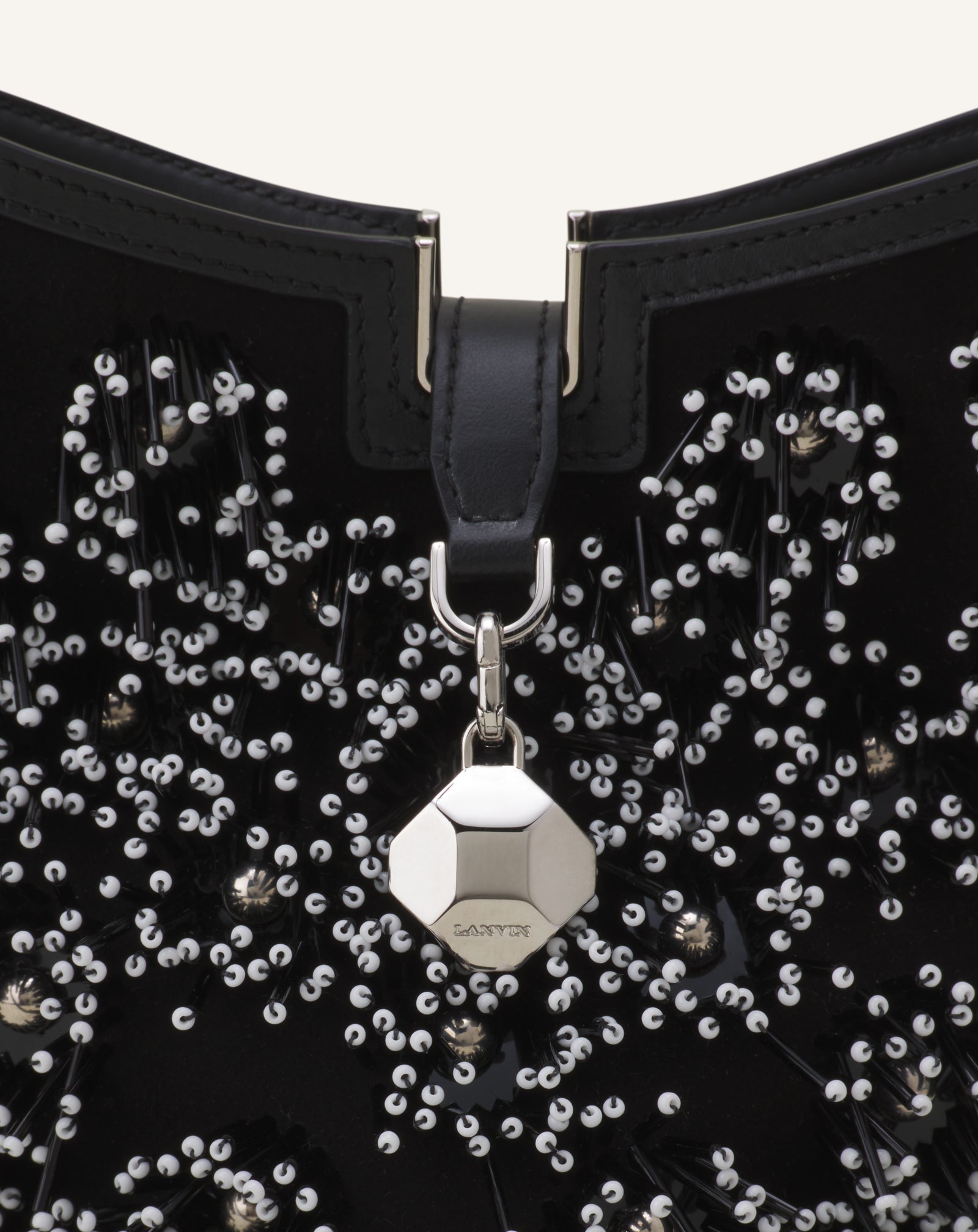 SAC SEAU CATCH BY LANVIN EN CUIR BRODÉ NOIR