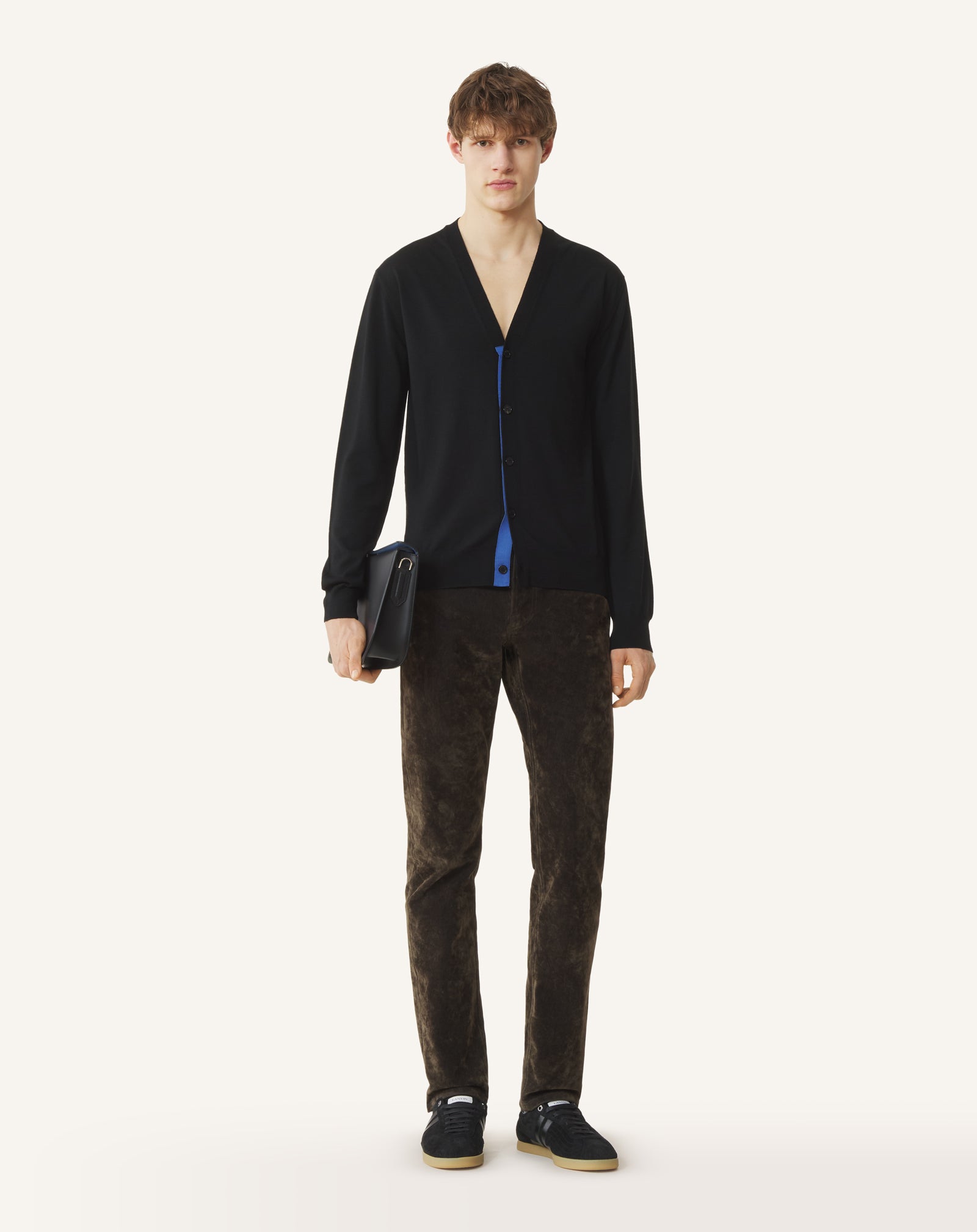 BLACK CLASSIC CARDIGAN IN MERINO WOOL