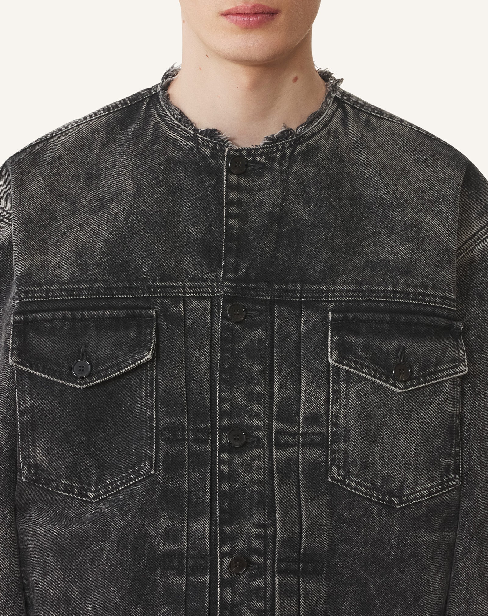 LOOSE FIT WASHED DENIM JACKET