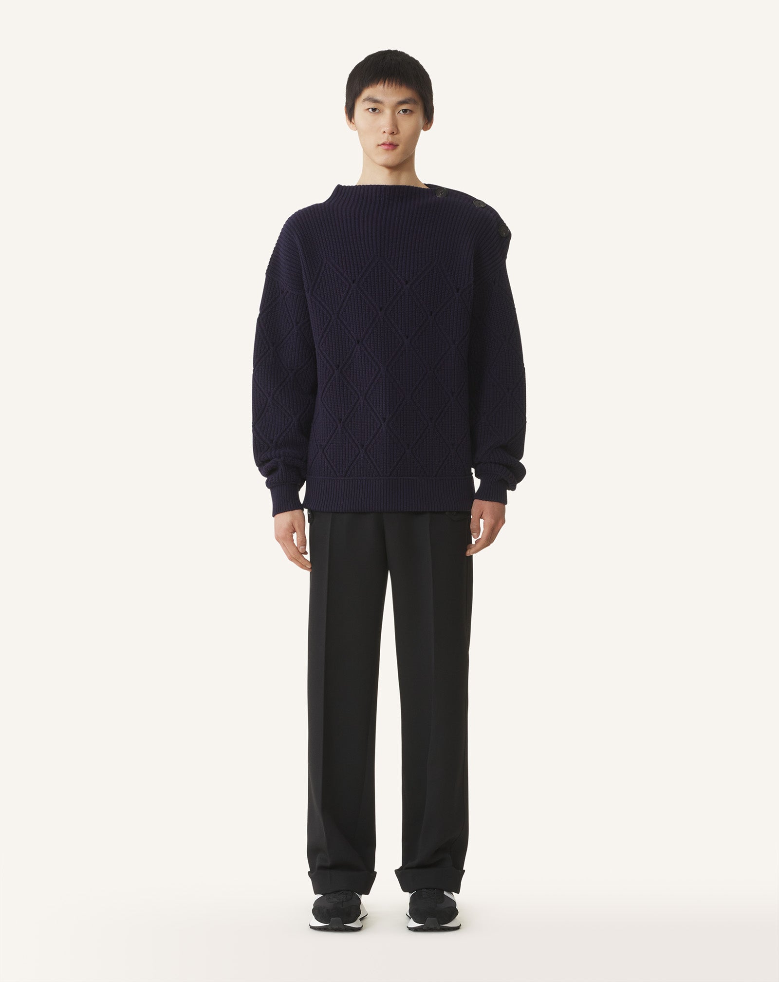 WOOL SWEATER WITH DIAMOND DETAIL