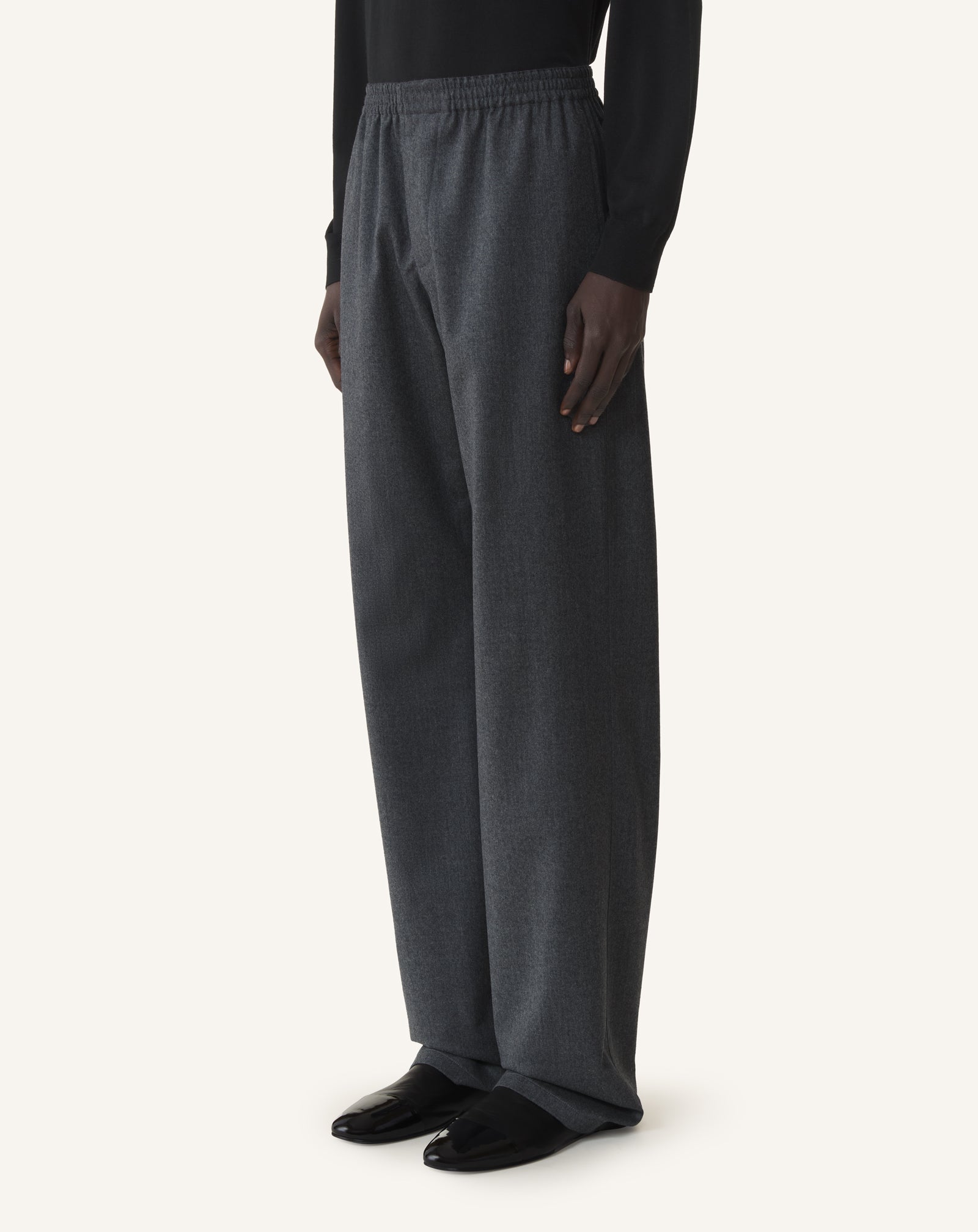 PANTALON FLUIDE EN FLANELLE DE LAINE NOIR