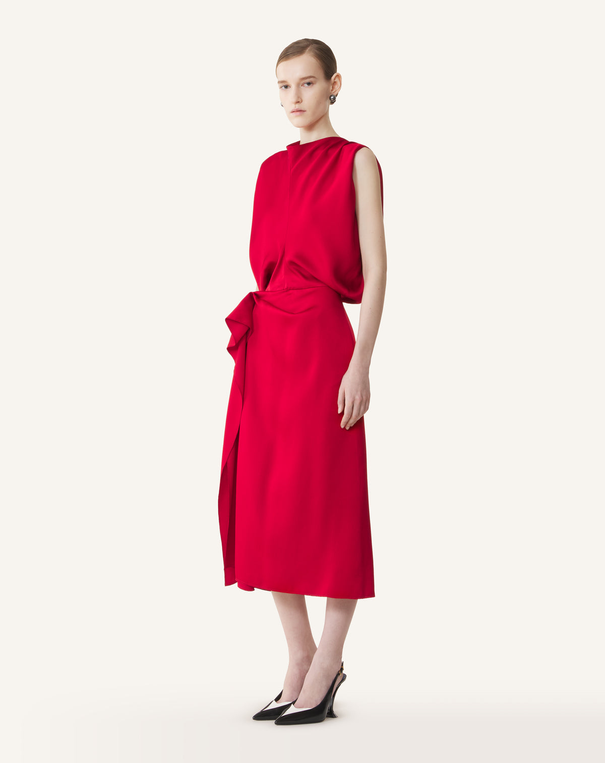 ROBE DRAPÉE SANS MANCHES EN SATIN