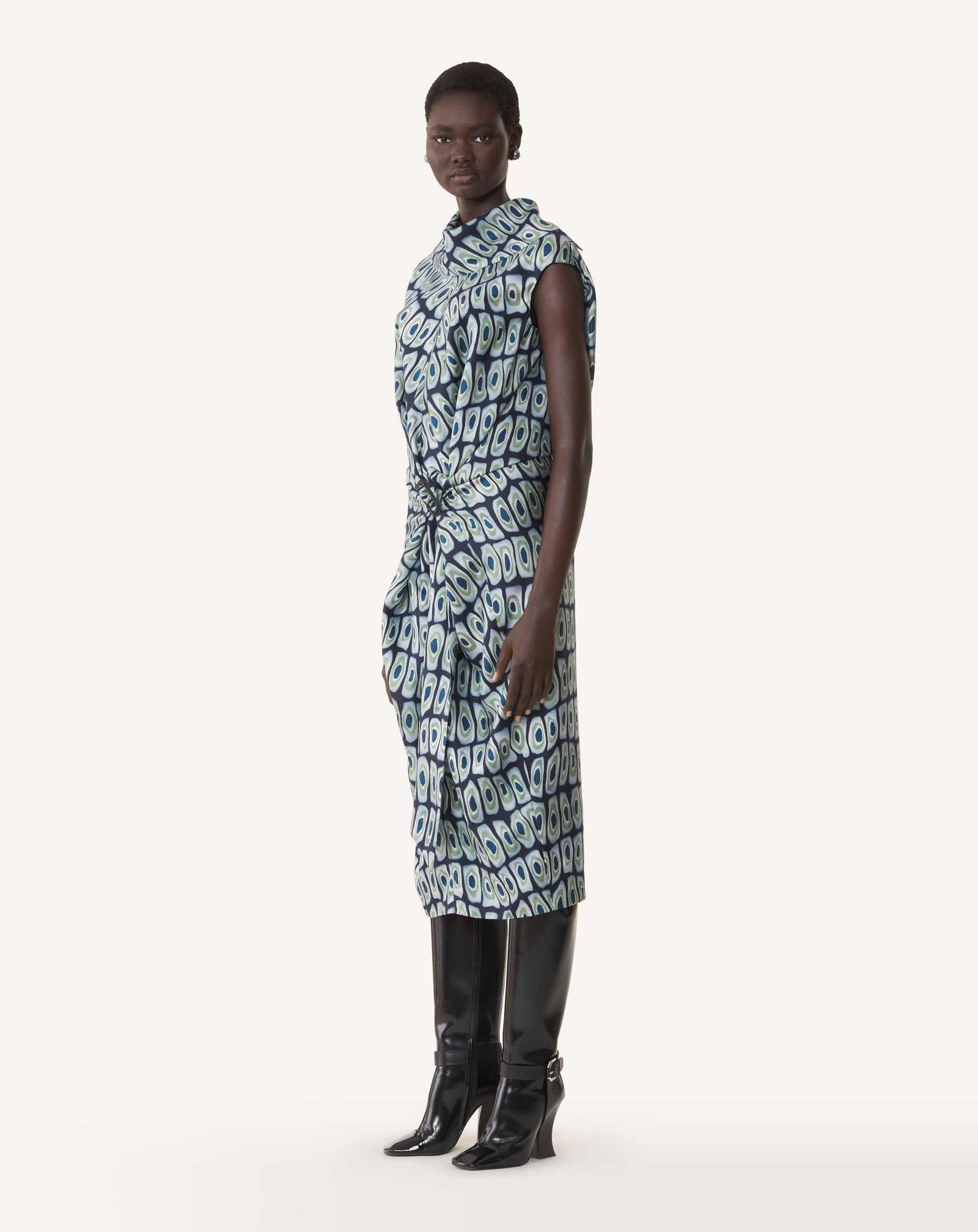 ROBE CAPE EN SOIE IMPRIMÉE