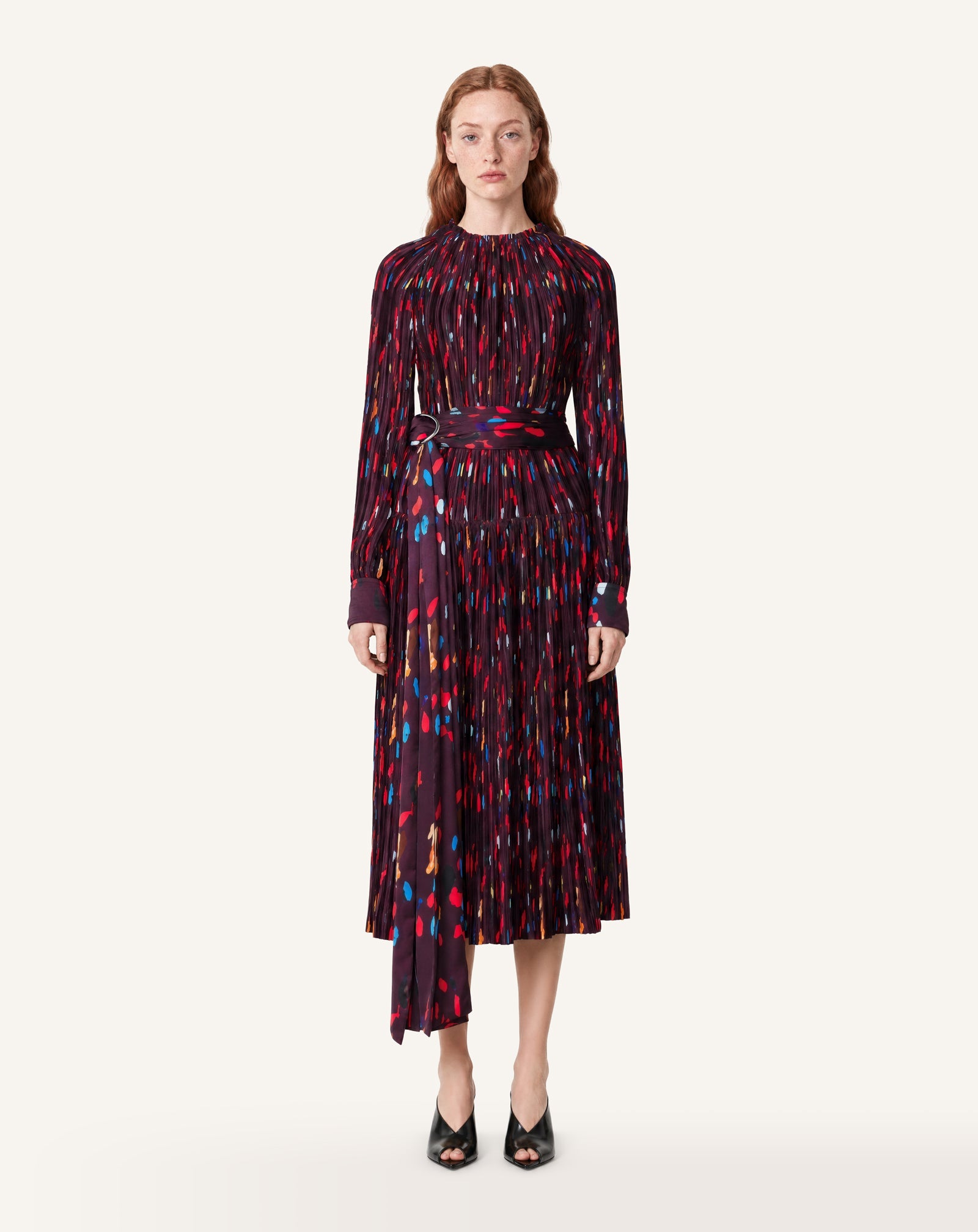 ROBE EN CHARMEUSE PLISSÉE IMPRIMÉ ROUGE