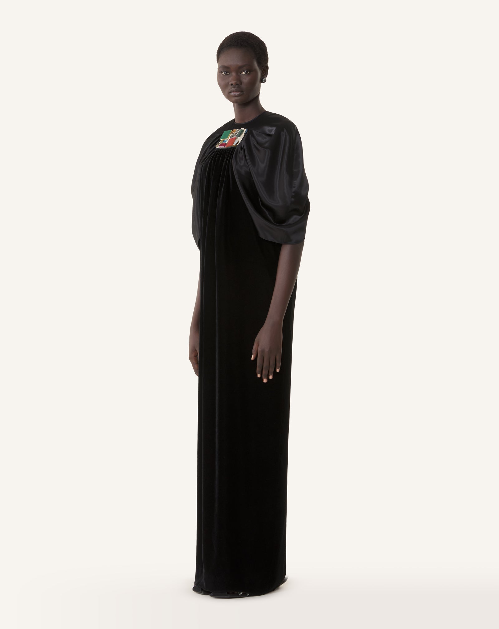 ROBE BRODÉE EN VELOURS FLUIDE