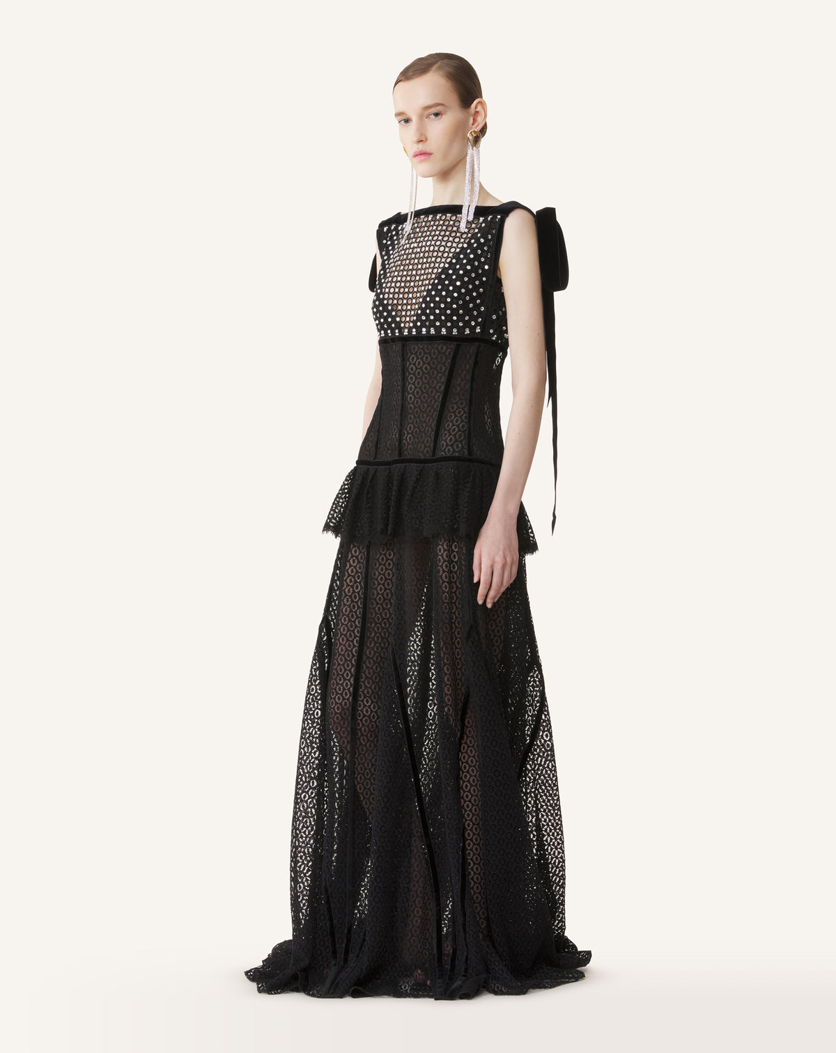 ROBE BRODÉE DOS NU EN DENTELLE