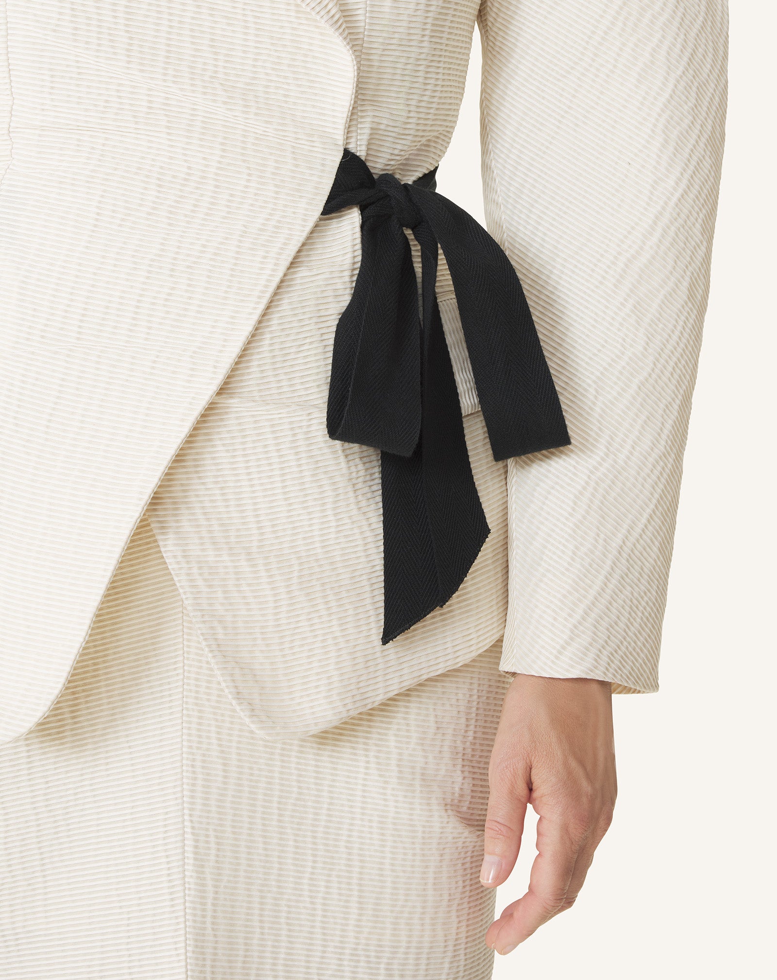 WHITE BELTED JACQUARD JACKET