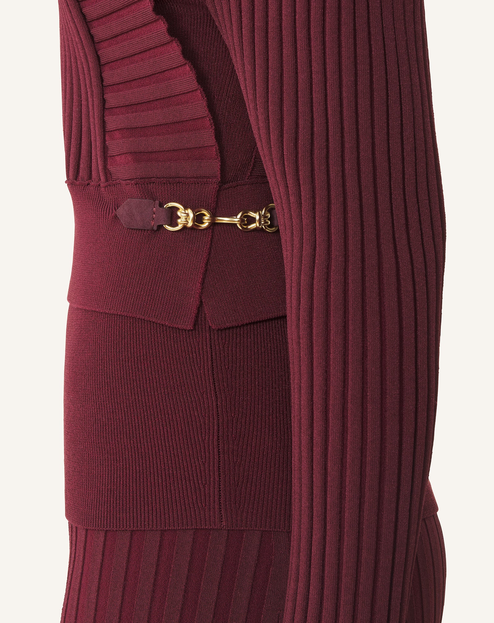 PULL À PLASTRON EN VISCOSE ROUGE