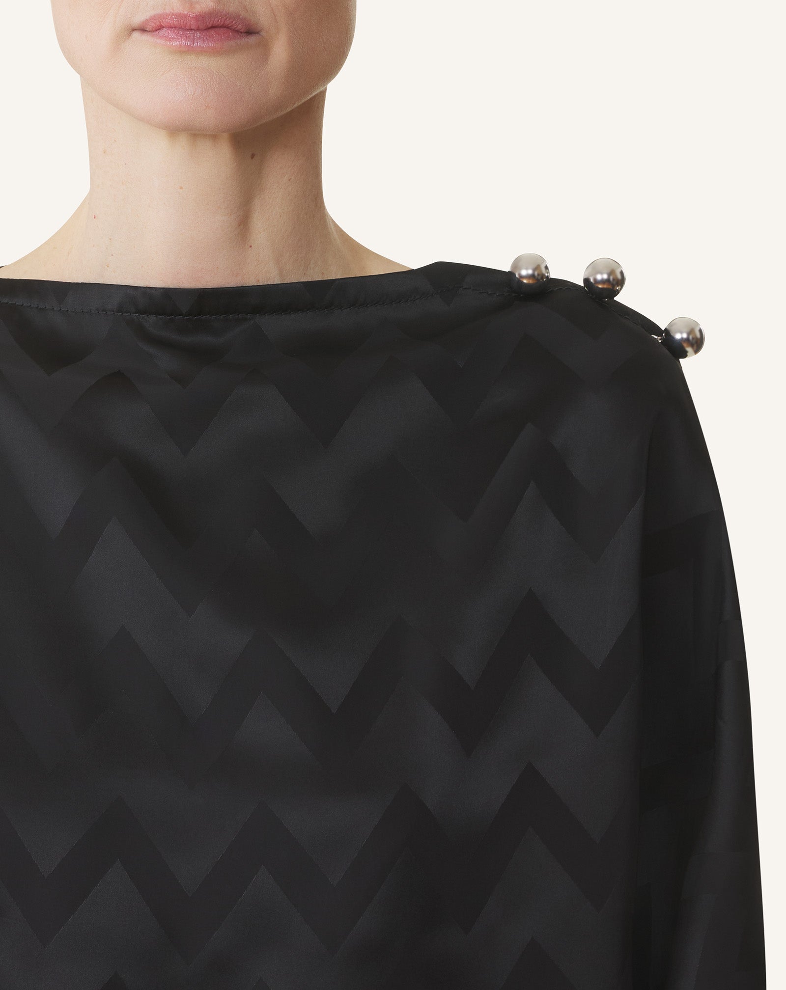 FLUID TOP IN JACQUARD VISCOSE