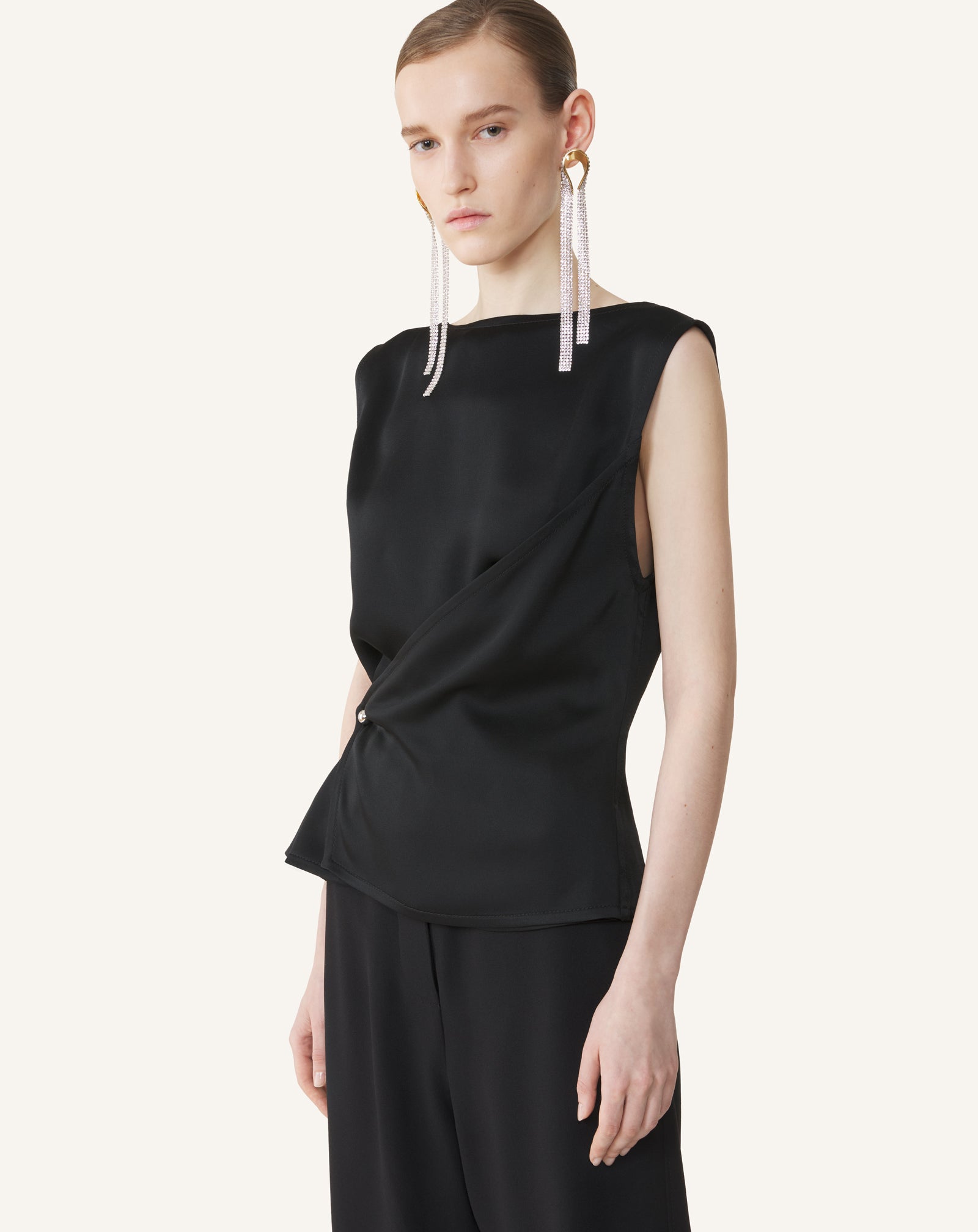 BLACK SLEEVELESS BUTTON-DOWN TOP IN SATIN