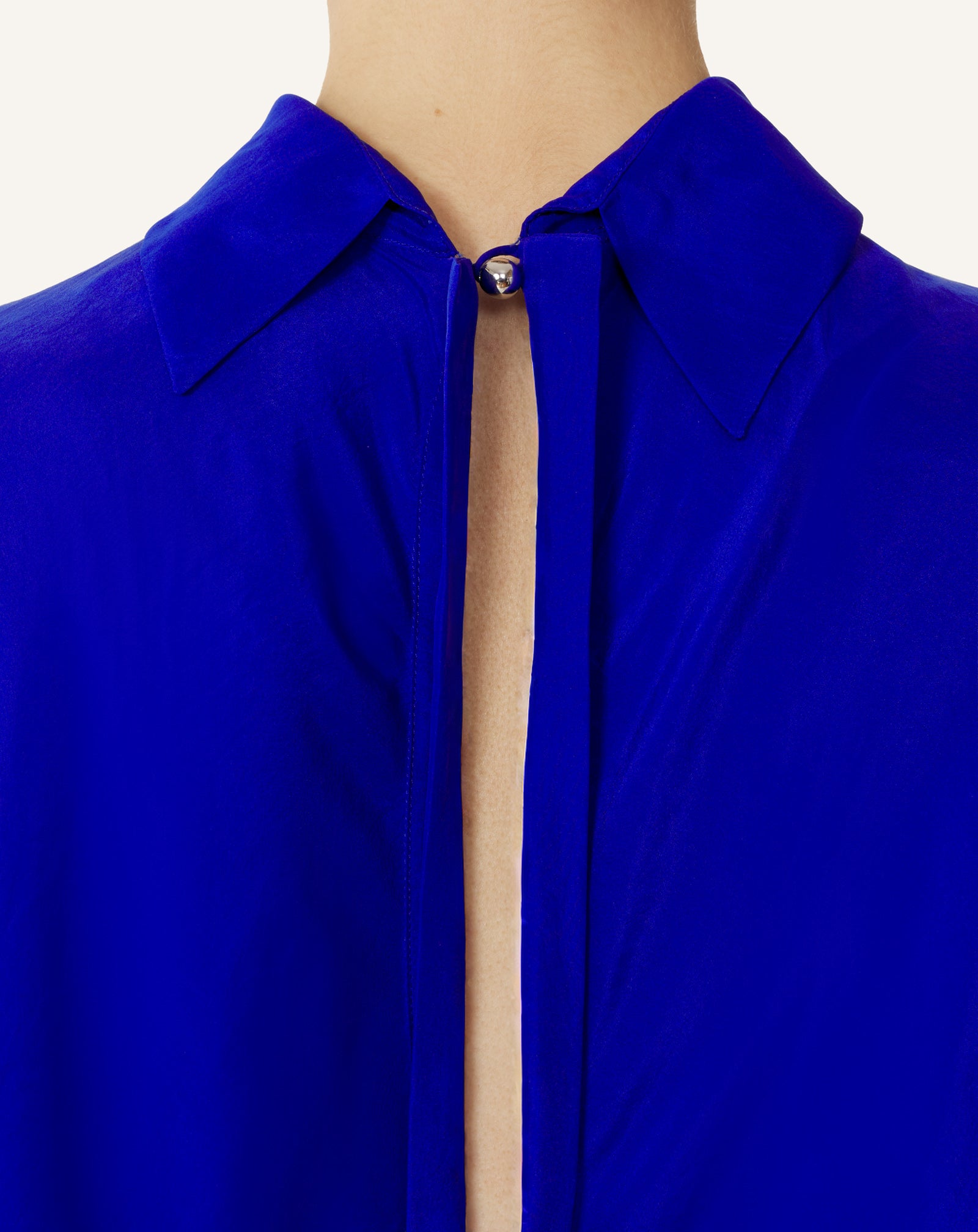 HAUT AMPLE EN SOIE BLEU