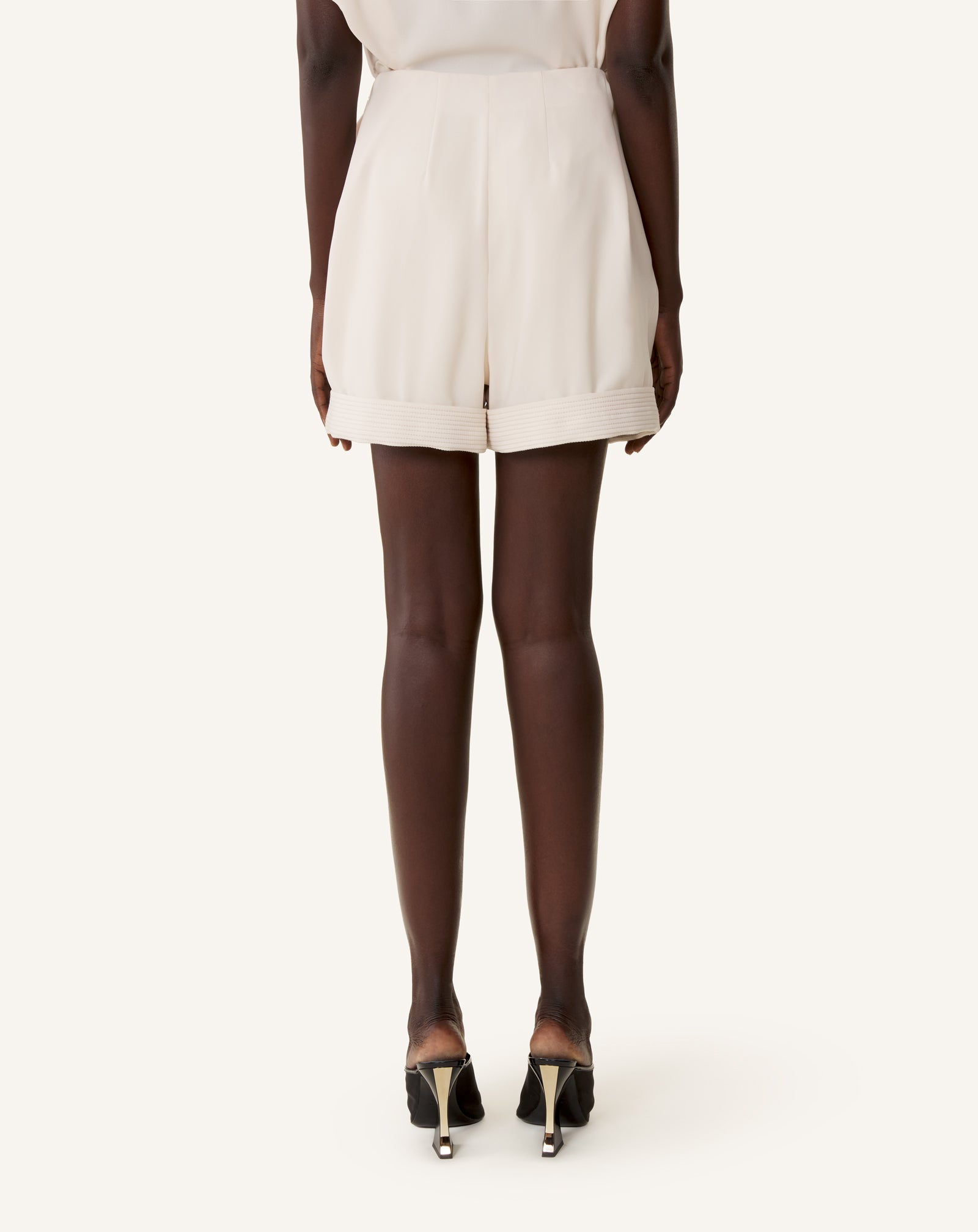 SHORT EN CRÊPE BLANC
